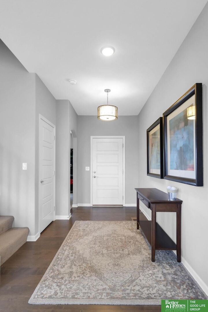 Property Photo: 7930 Maxine Drive NE 68516