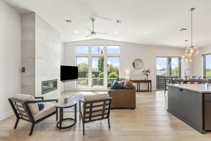 Property Photo:  63177 Iner Loop  OR 97701 