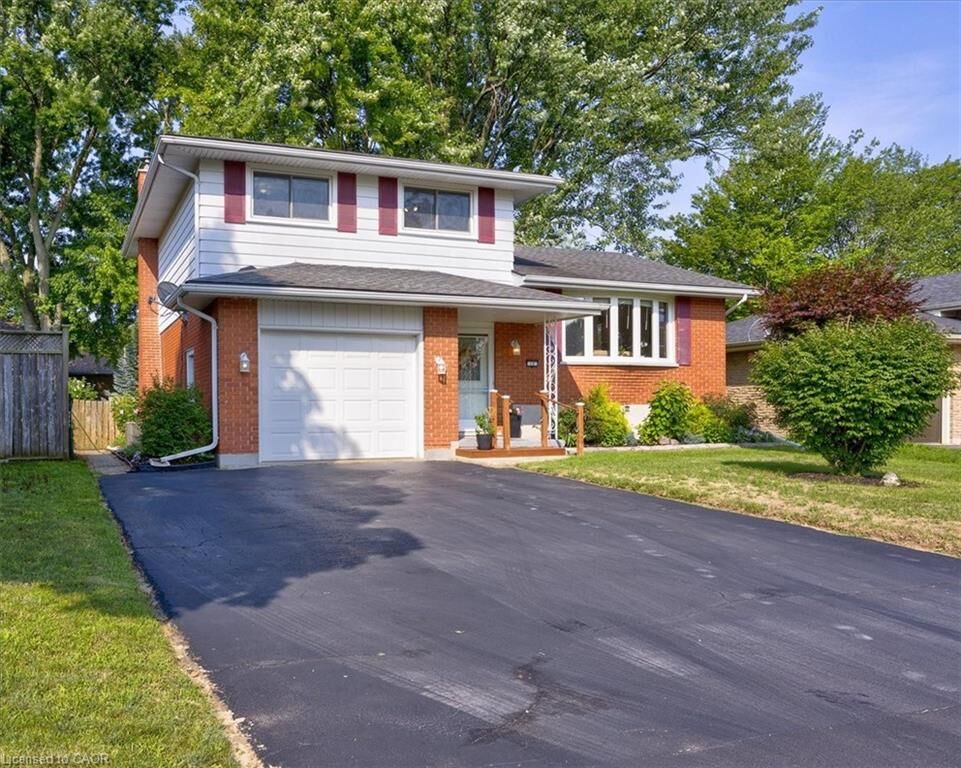 Property Photo: 12 Miller Crescent ON N3Y 4R1