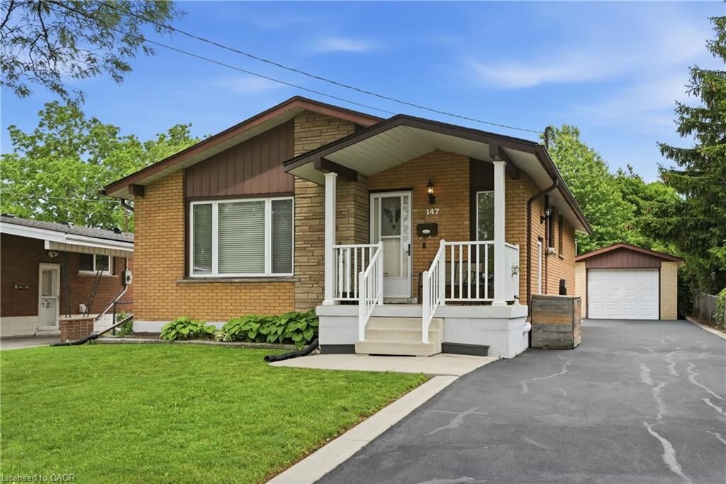 Property Photo:  147 Manning Avenue  ON L9A 3E8 