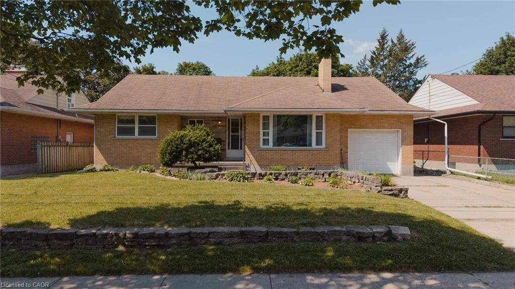 Property Photo:  223 River Road E  ON N2B 2G9 