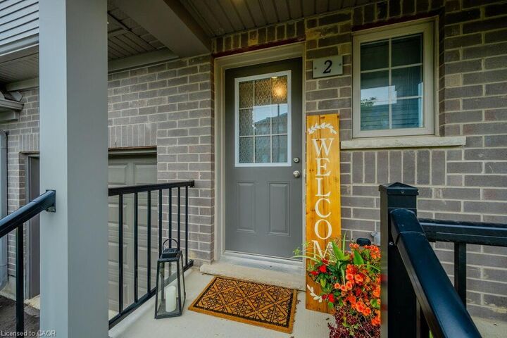 Property Photo: 86 Erbsville Court 32 ON N2T 0C8