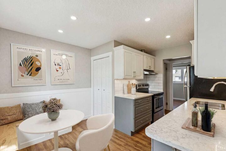 Property Photo: 727 Ranchview Circle NW AB T3G 1A9