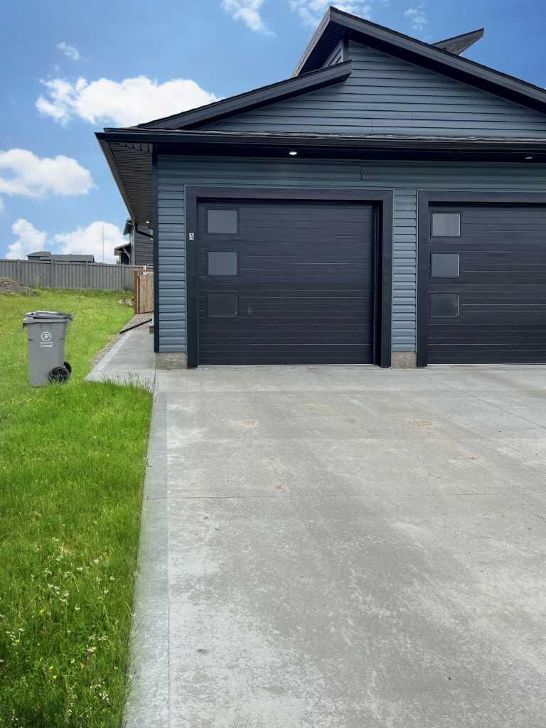 Property Photo:  12809 103A Street  AB T8V 6S9 