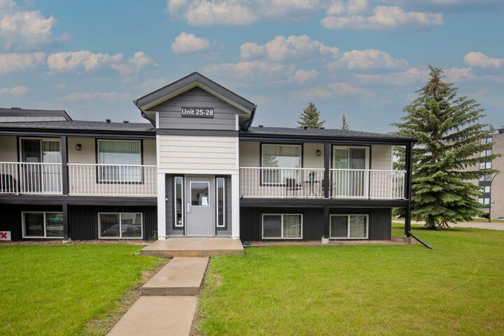 Property Photo:  11 Stanton Street 25  AB T4N 0B9 