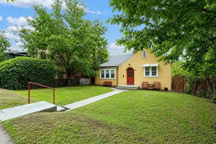 Property Photo:  260 2 Street SE  AB T1A 0B9 