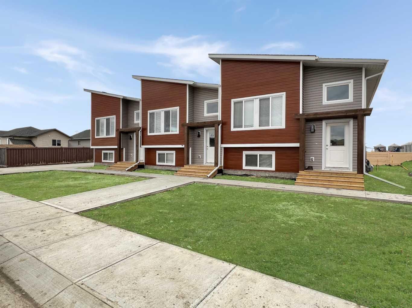 Property Photo: 9549 114 Avenue B AB T8X 0W7