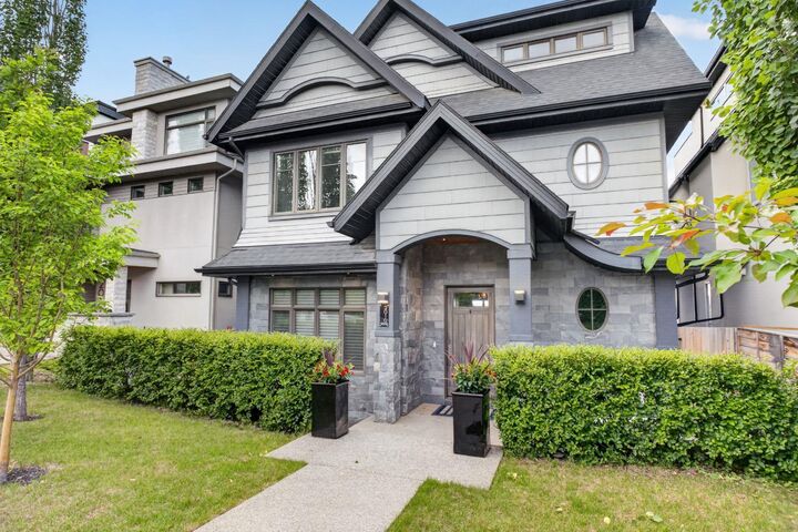 Property Photo: 2010 29 Avenue SW AB T2T 1N3