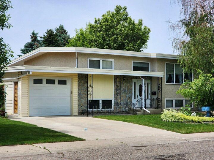 1818 Lakeside Road S — photo 1
