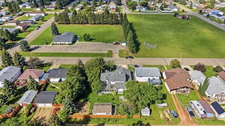 Property Photo: 5413 46 Street AB T0C 2J0