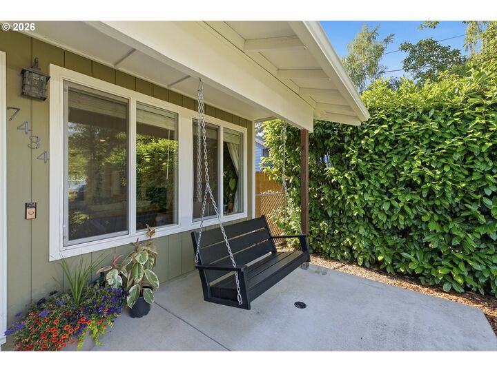 Property Photo:  7434 SE 51st Ave  OR 97206 