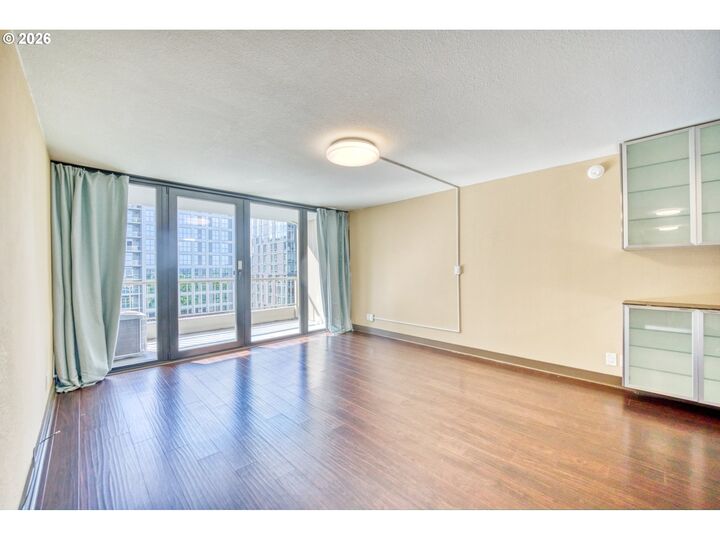Property Photo: 255 SW Harrison St 11D OR 97201