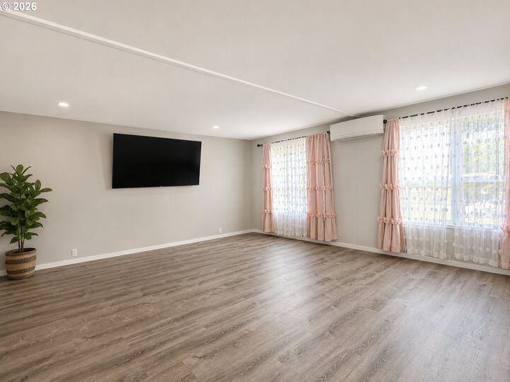 Property Photo: 1501 N Hayden Island Dr OR 97217
