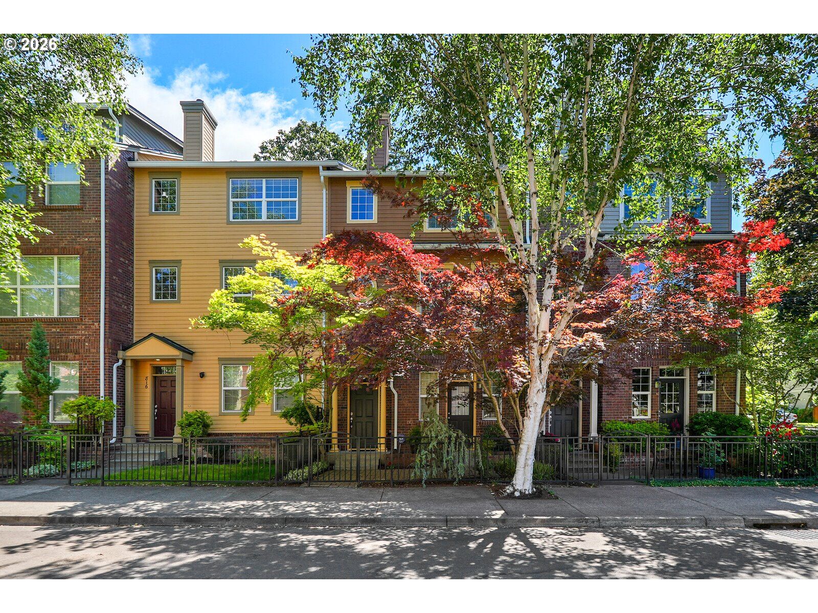 Property Photo:  808 NE Caden Ave  OR 97124 
