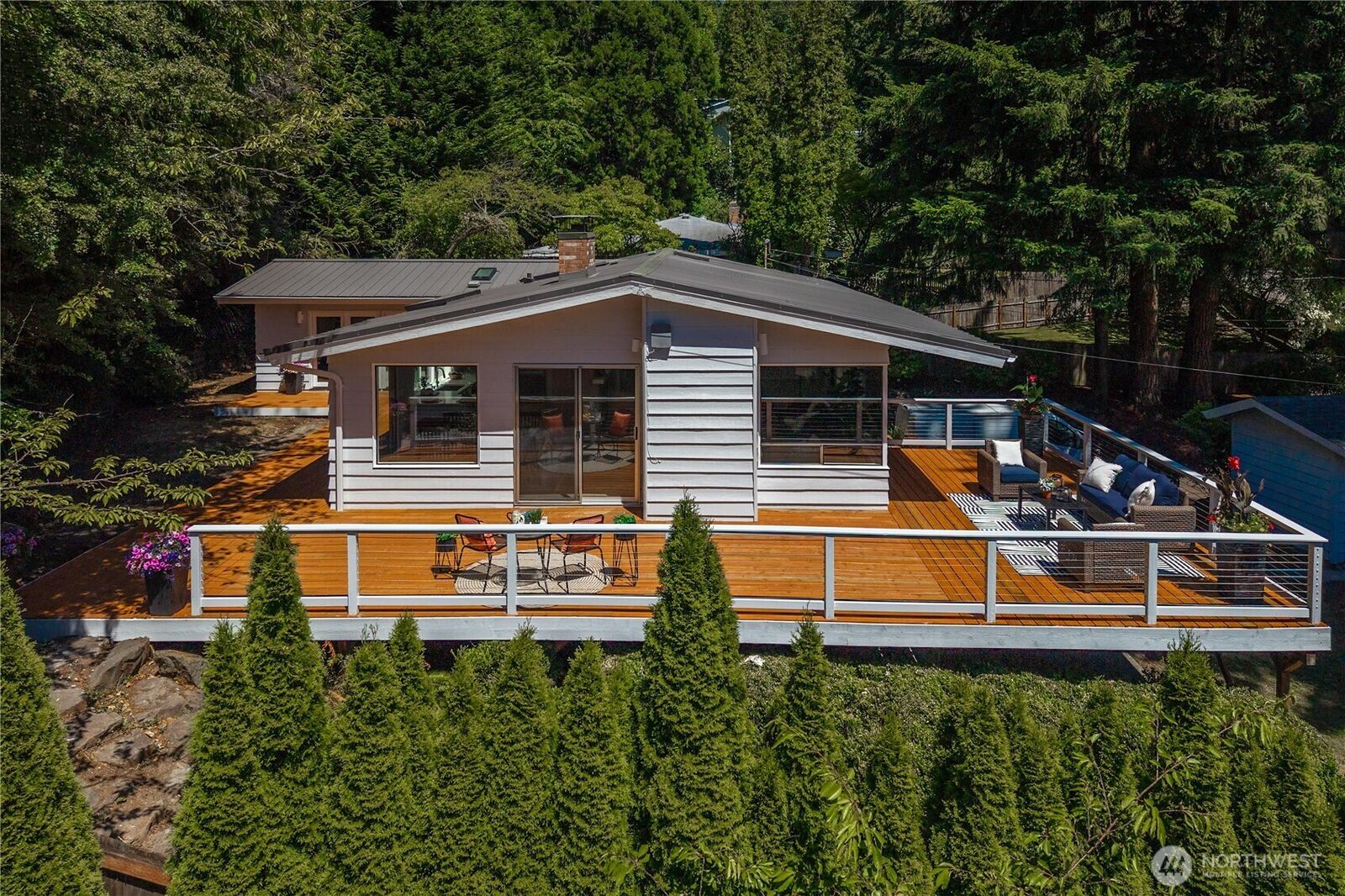 Property Photo: 6620 NE 129th St WA 98034