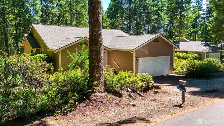 Property Photo:  90 E Susan Lane  WA 98592 