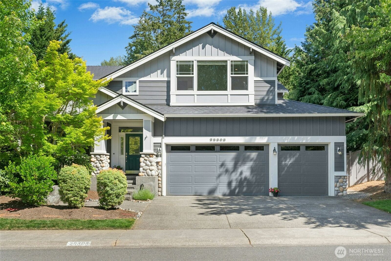 Property Photo: 25303 NE 3rd Place WA 98074