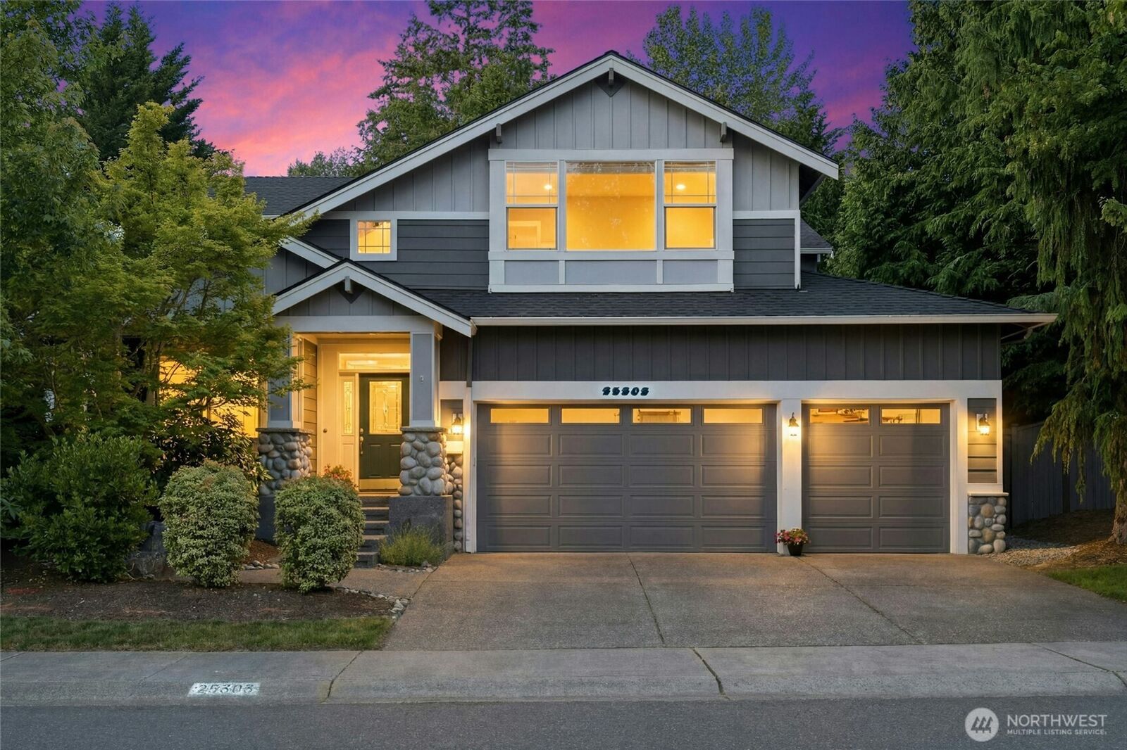 Property Photo: 25303 NE 3rd Place WA 98074