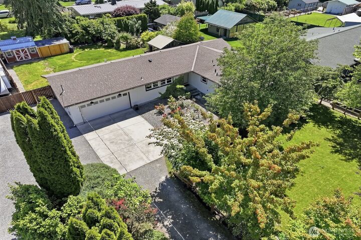 Property Photo:  4232  332nd Avenue SE  WA 98024 