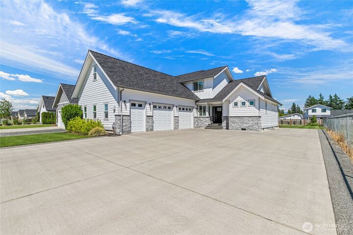 Property Photo: 814 Rye Ct. WA 98264