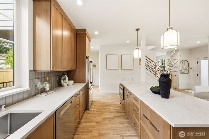 Property Photo: 315 SE Andrews Street WA 98027