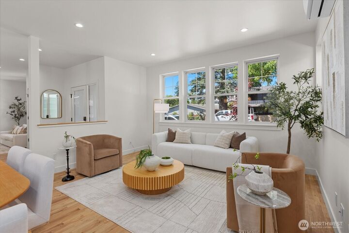 Property Photo: 315 SE Andrews Street WA 98027