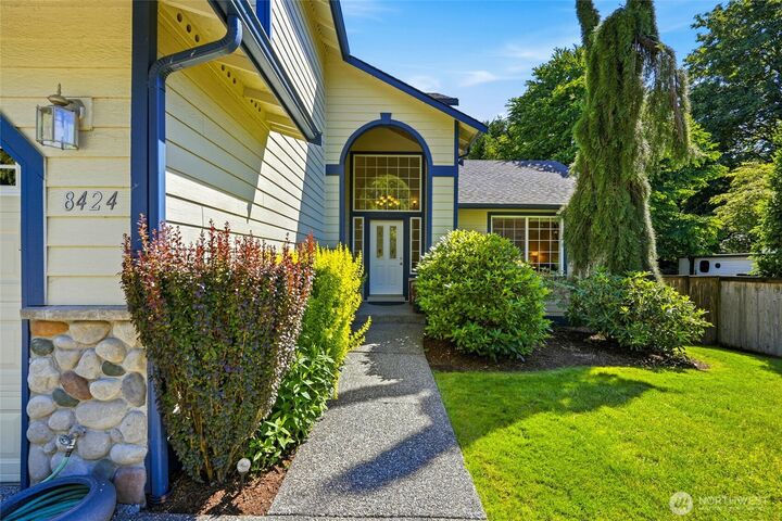 Property Photo: 8424 96th Street NE WA 98270
