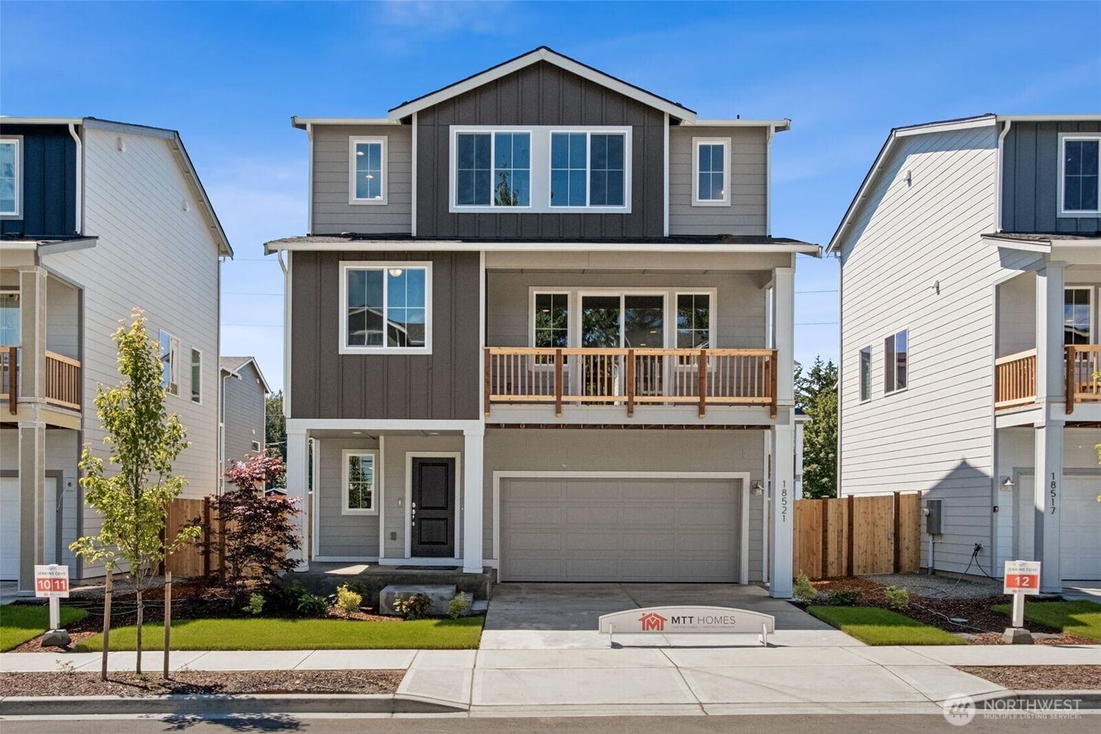 Property Photo:  18518 SE 271st Place Place  WA 98042 