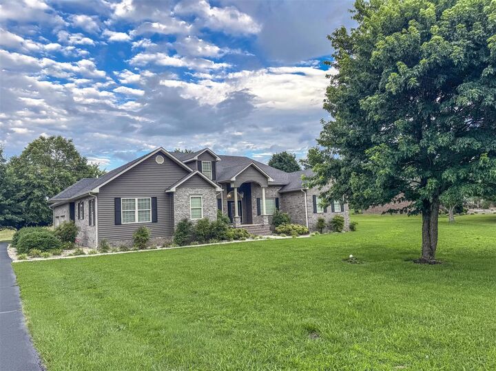 Property Photo:  48 Oakwind Road  KY 42141 
