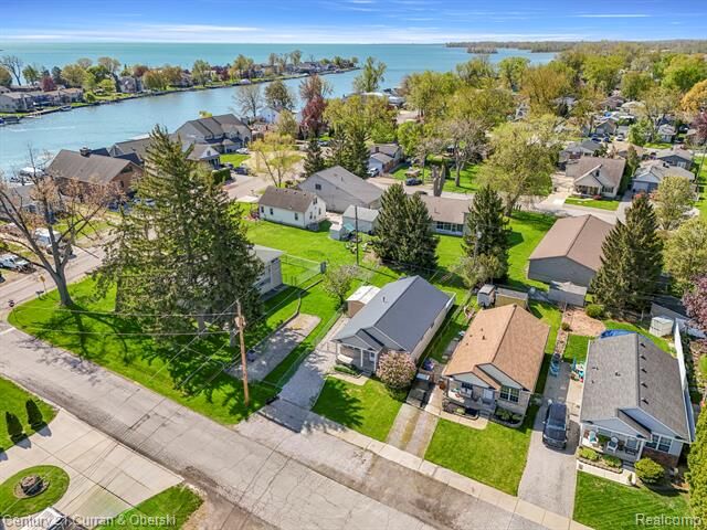 Property Photo: 13230 Delavern Street MI 48173