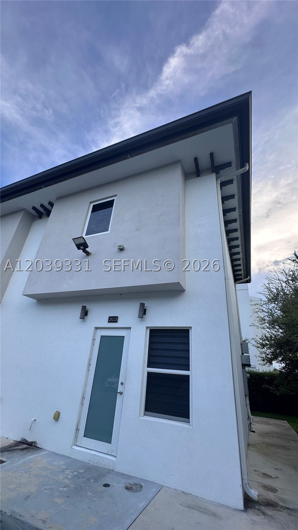Property Photo:  6410 SW 139th Avenue Rd 203  FL 33183 