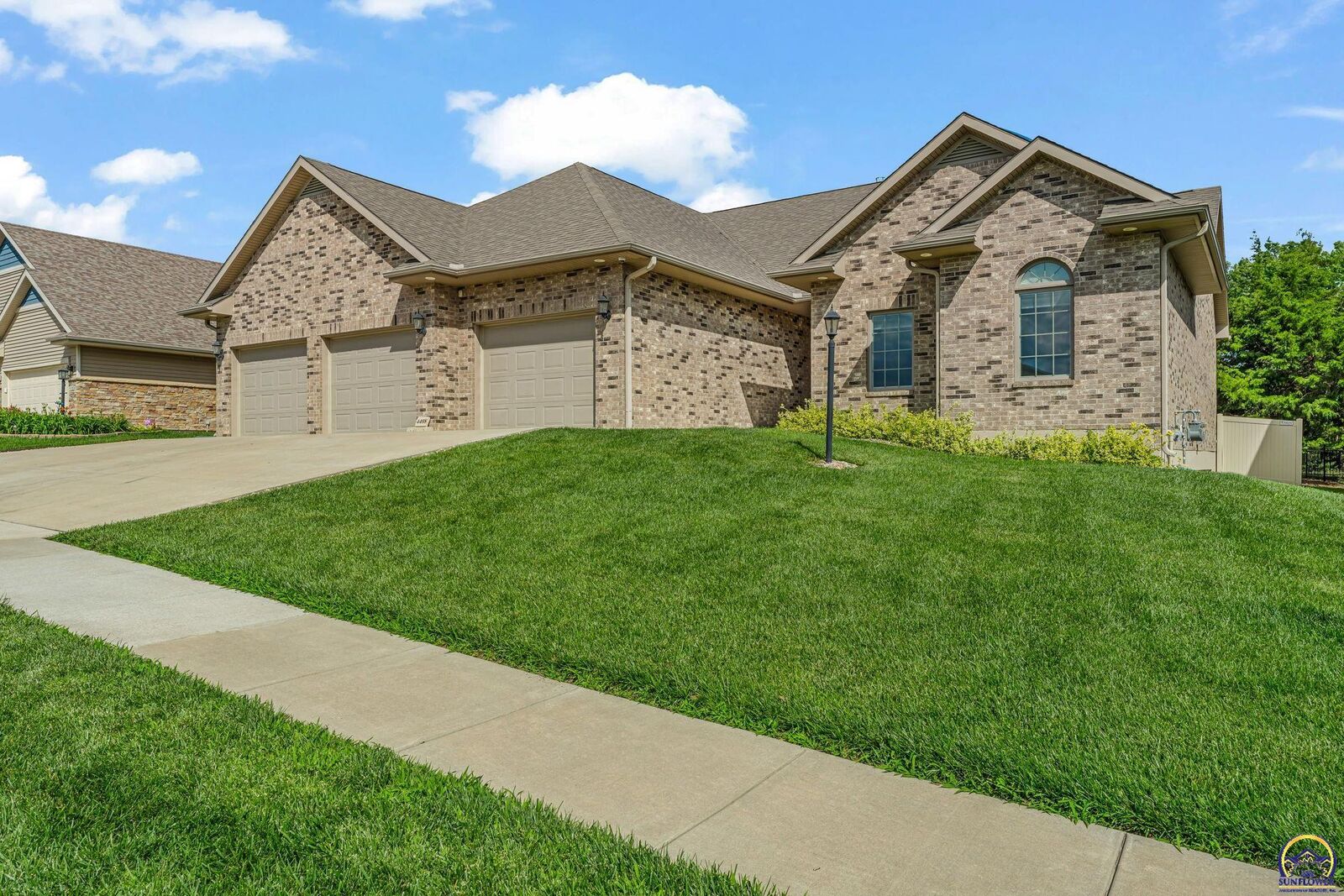 Property Photo:  4408 SE Oak Bend Dr  KS 66609 
