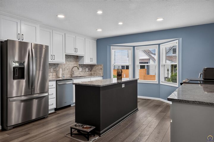 Property Photo:  5624 SW Foxcroft North Cir Unit 3  KS 66614 