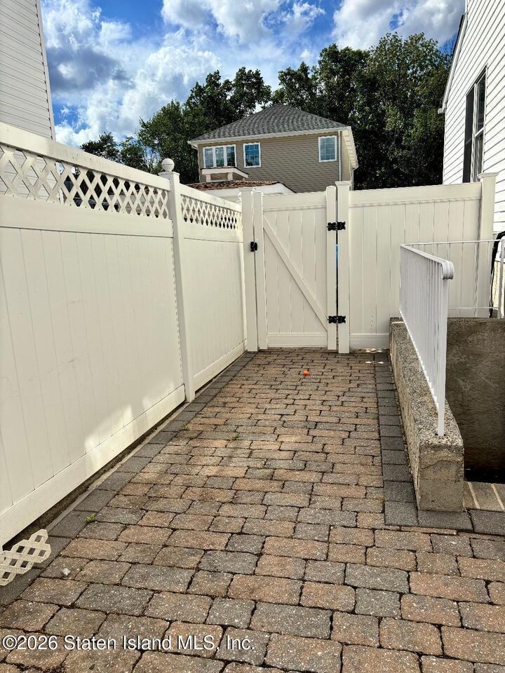 Property Photo:  37 Ramona Avenue 2  NY 10312 