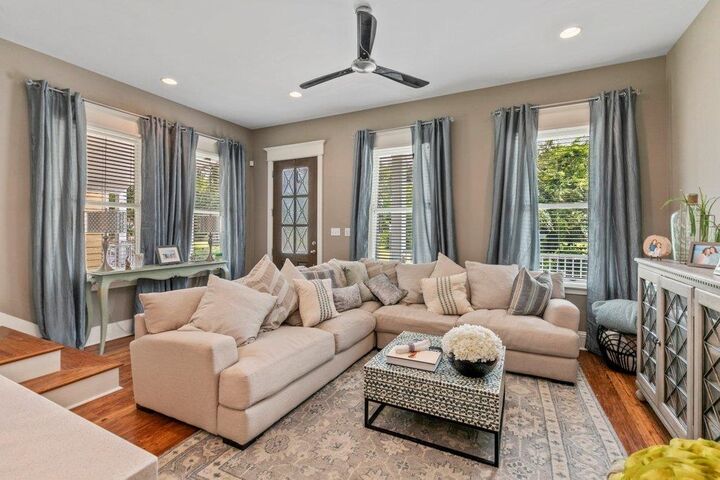 Property Photo: 625 Hodges Street LA 70601