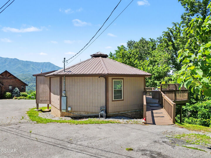Property Photo:  717 Valley View Lane  TN 37738 