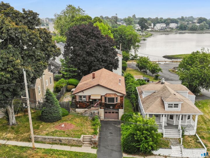 Property Photo:  81 Shoreham Terrace  CT 06824 