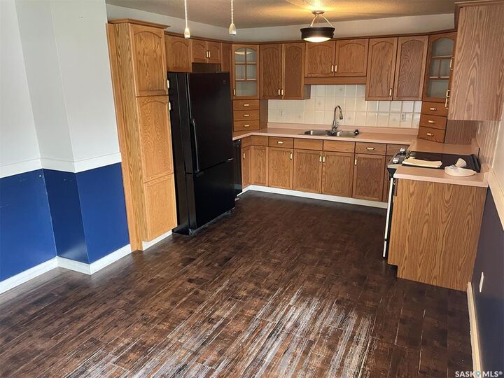 Property Photo: 409 4th Street W SK S9X 1Y4