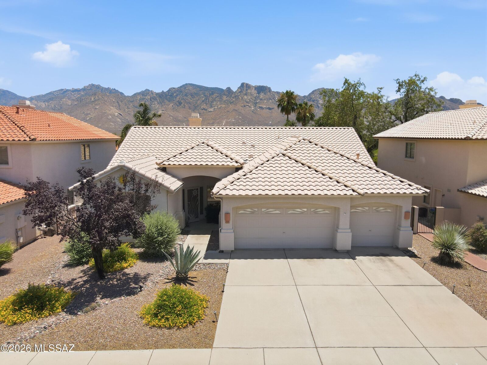 Property Photo: 532 E Marshall Peak Drive AZ 85755