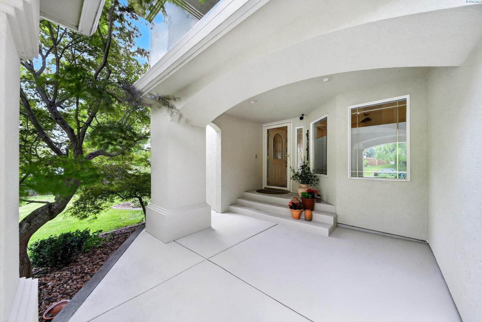 Property Photo:  4401 Candy Mountain Ave.  WA 99353 