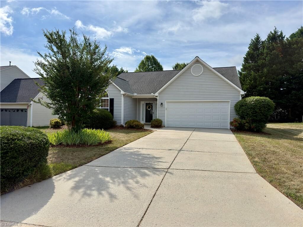 Property Photo: 3706 Queenswood Lane NC 27282