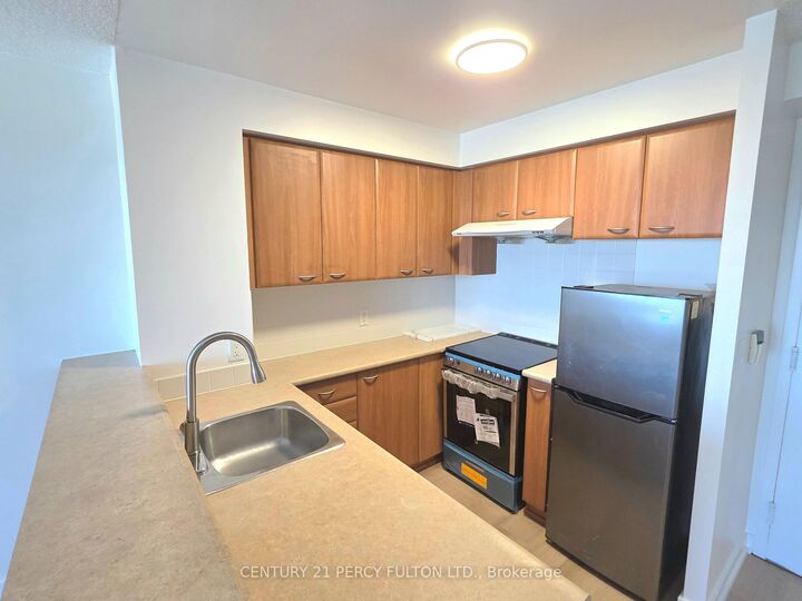 Property Photo:  36 Lee Centre Drive 2108  ON M1H 3K2 