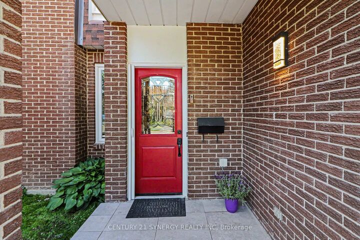 Property Photo: 1082 Taffy Lane ON K1C 1Y5