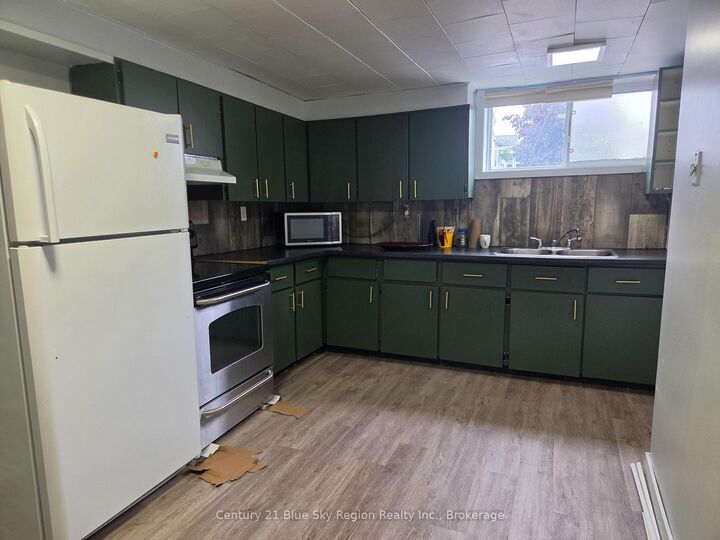 Photo de la propriété:  40 Judge Avenue 2B  ON P1A 1B4 
