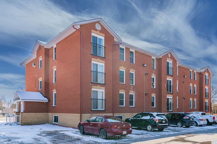 Property Photo: 540 Talbot Place 101 ON K7G 3C6