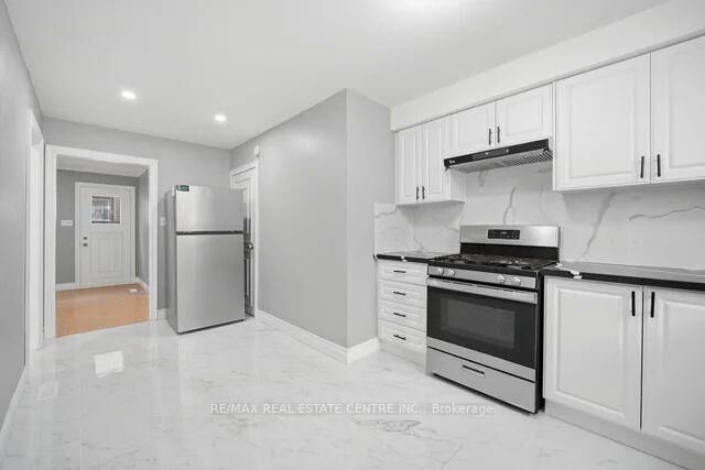 Property Photo: 53 Farmhill Court ON M1B 2M1