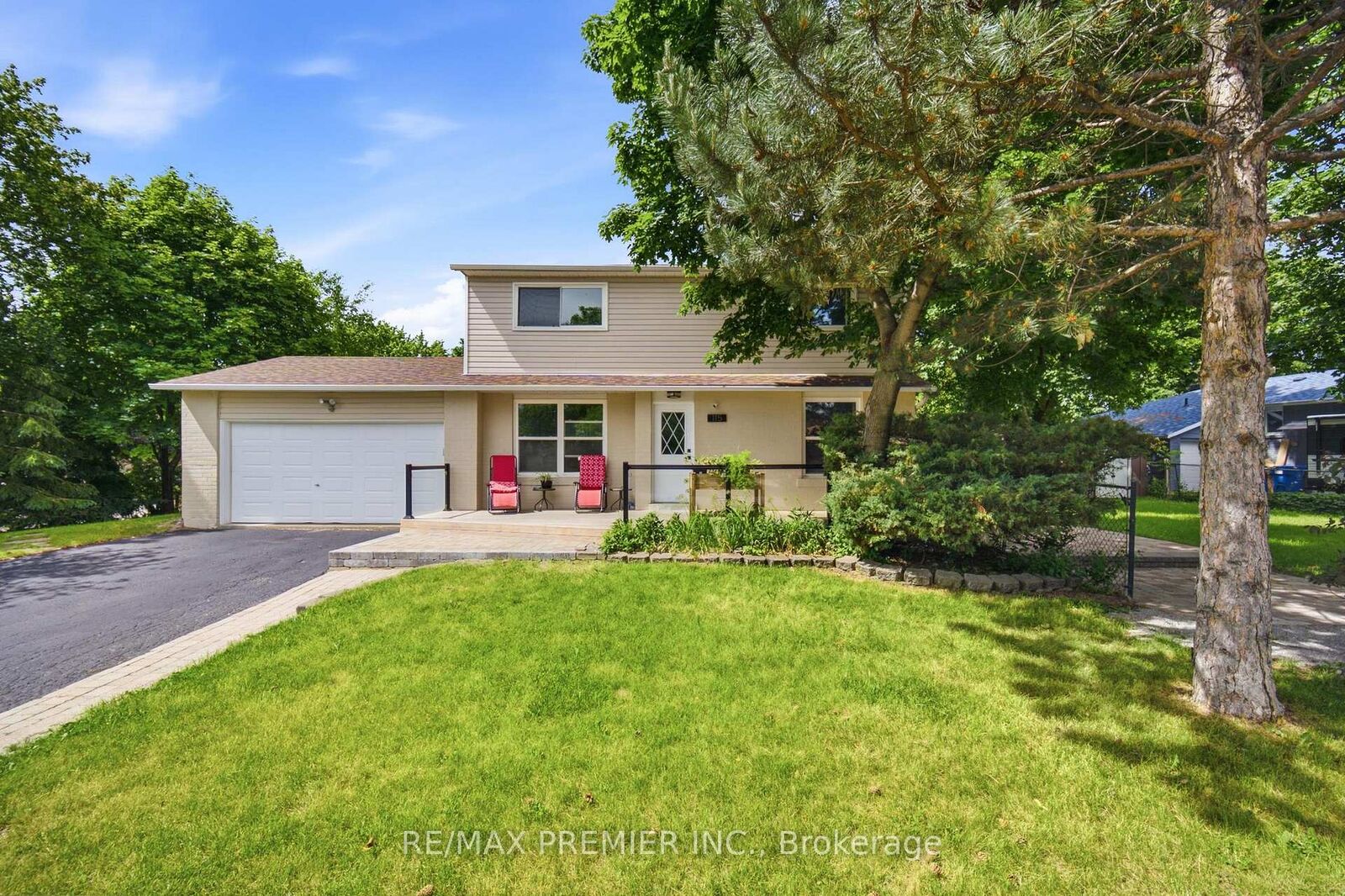 Property Photo: 115 William Roe Boulevard ON L3Y 1B1