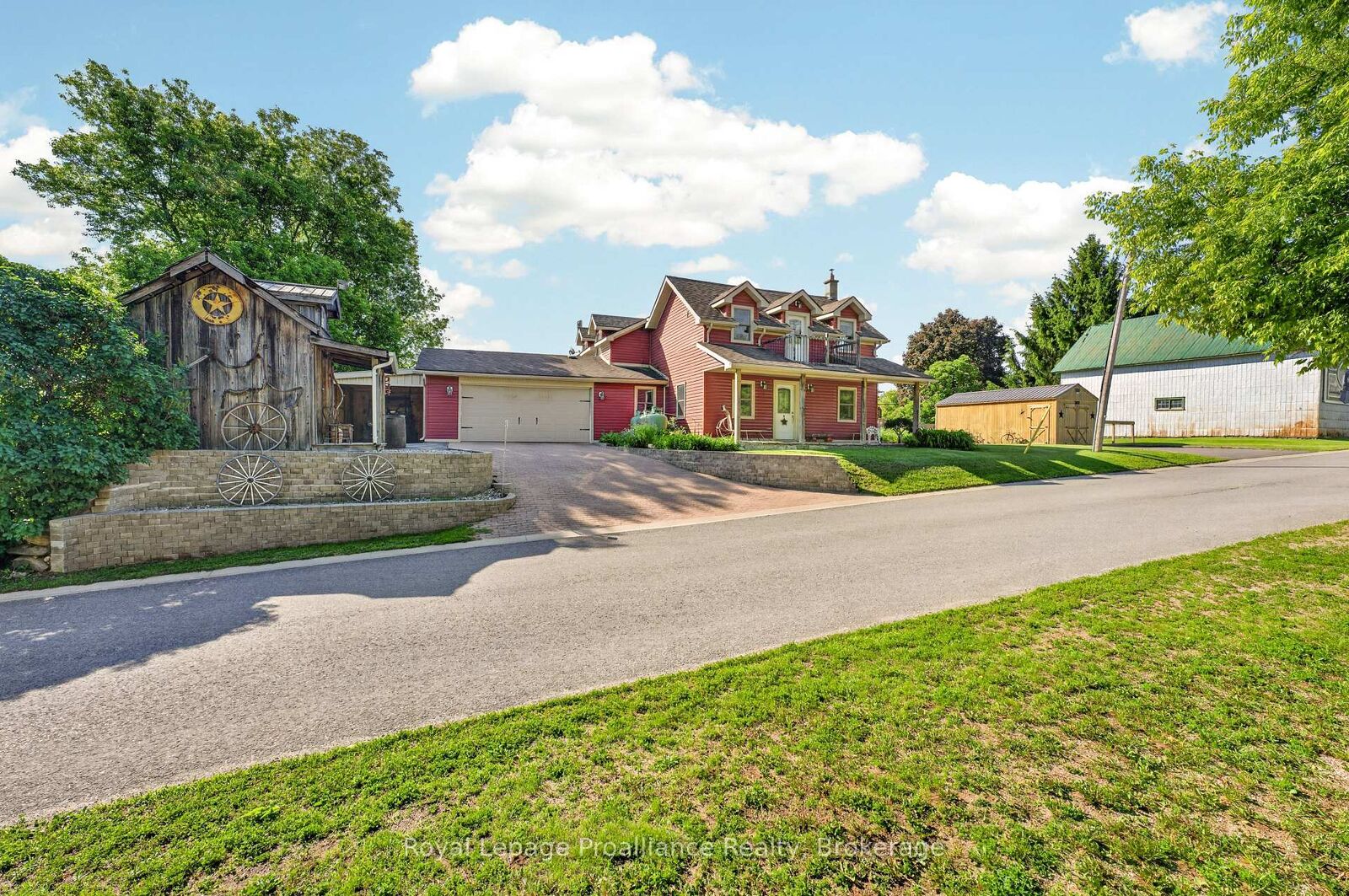 Property Photo: 7802 Piccadilly Road ON K0H 1T0