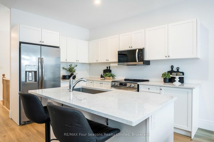 Property Photo: 248 Duncan Street ON L0M 1S0