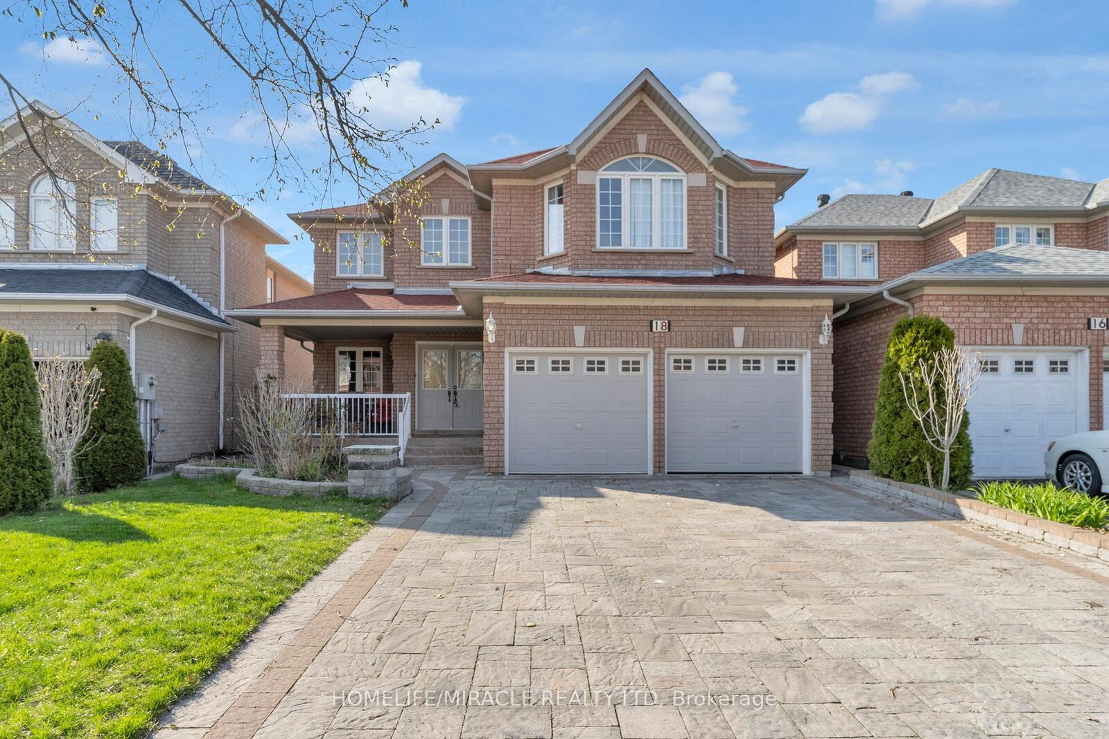 Property Photo:  18 Hartwell Gate  ON L6R 2V3 